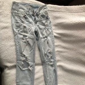 Distressed light jeans